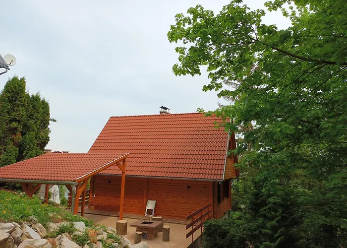 Lili\'S Lovely Log Home In The Forest
